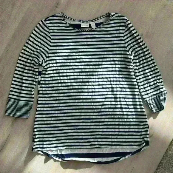 Chicos Size 1 Top Women's Navy & White Multi Striped 3/4 Sleeve Shirt Hi-Low Hem - Picture 4 of 5
